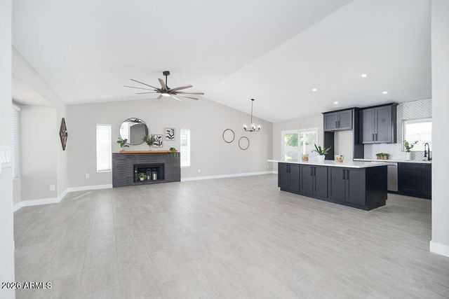 8106 W WETHERSFIELD Road, Peoria, AZ 85381