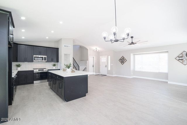 8106 W WETHERSFIELD Road, Peoria, AZ 85381