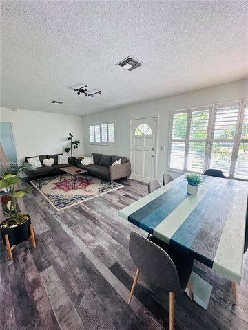 1020 S 14th Court 1, Lantana, FL 33462