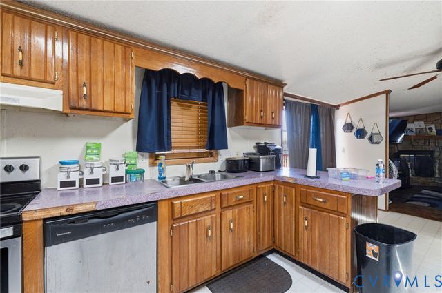 1461 Cartersville Rd, Cartersville, VA 23027