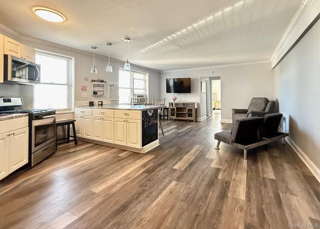 40 Davenport Avenue 1L, New Rochelle, NY 10805