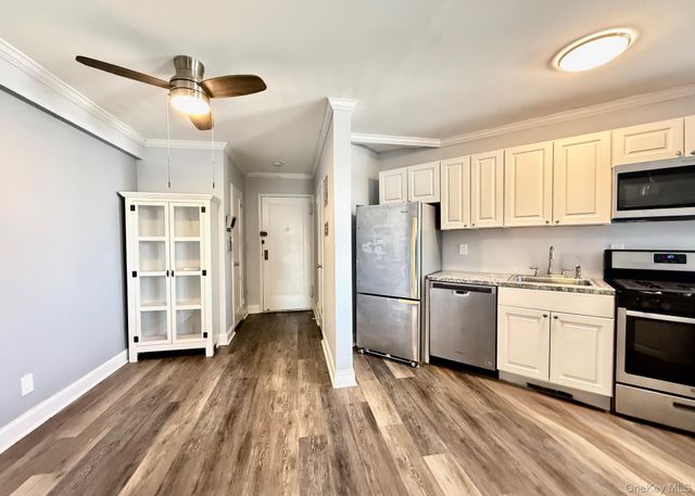 40 Davenport Avenue 1L, New Rochelle, NY 10805