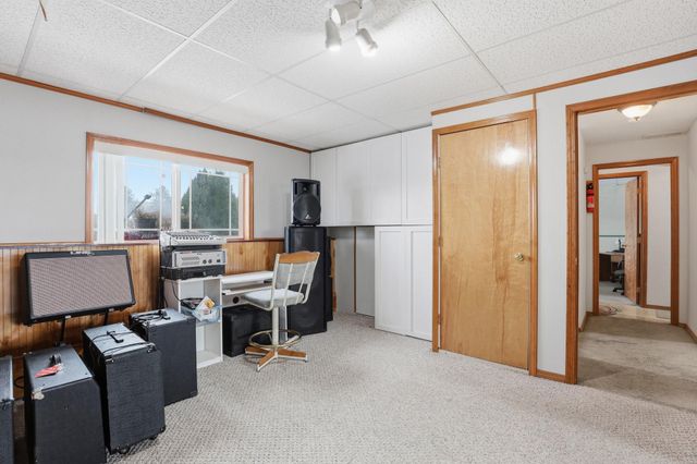 6171 Moriah Dr, Nine Mile Falls, WA 99026