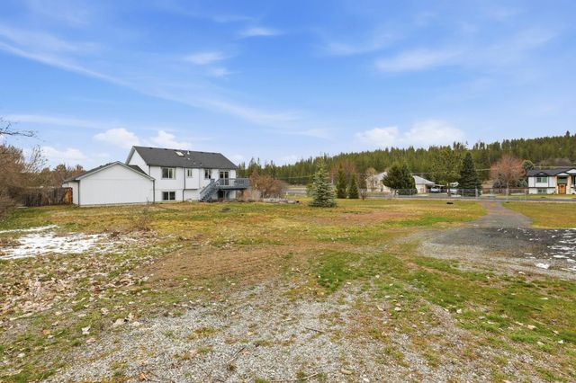 6171 Moriah Dr, Nine Mile Falls, WA 99026
