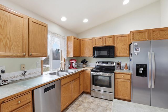 6171 Moriah Dr, Nine Mile Falls, WA 99026
