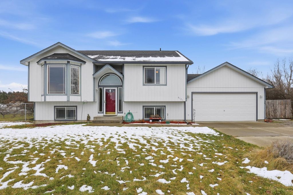 6171 Moriah Dr, Nine Mile Falls, WA 99026