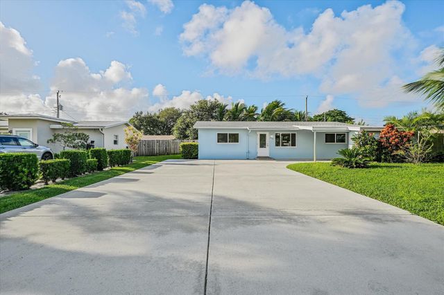 2402 E Edgewater Drive, Palm Beach Gardens, FL 33410