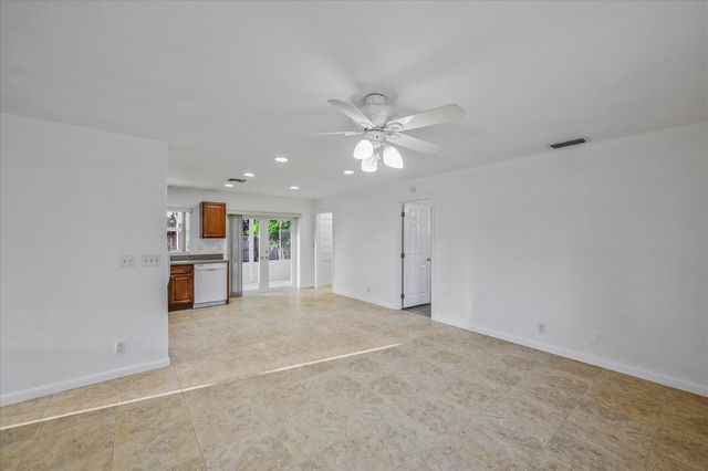 2402 E Edgewater Drive, Palm Beach Gardens, FL 33410