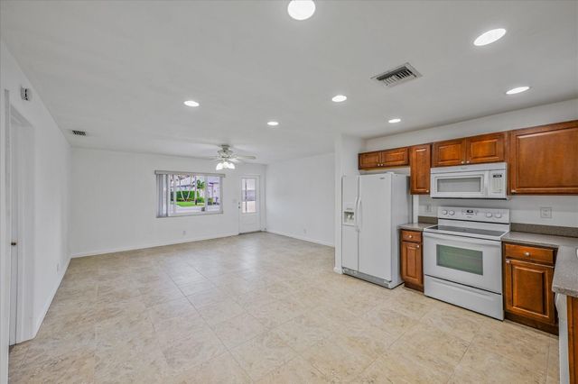 2402 E Edgewater Drive, Palm Beach Gardens, FL 33410