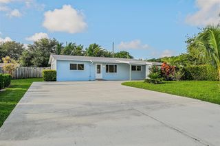 2402 E Edgewater Drive, Palm Beach Gardens, FL 33410