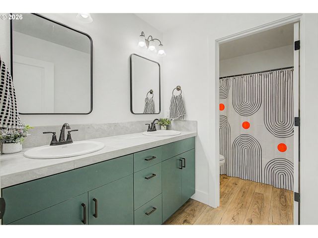 12205 Sw SILVERTIP St, Beaverton, OR 97007