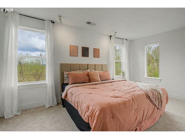 12205 Sw SILVERTIP St, Beaverton, OR 97007
