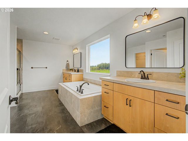 12205 Sw SILVERTIP St, Beaverton, OR 97007