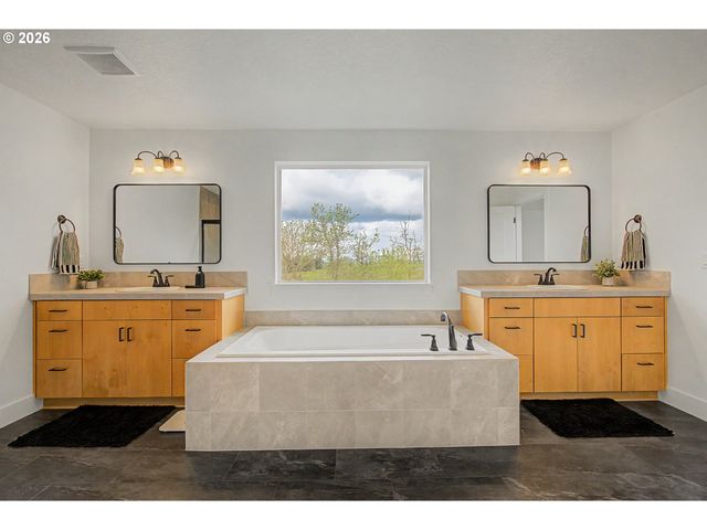 12205 Sw SILVERTIP St, Beaverton, OR 97007