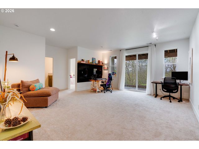12205 Sw SILVERTIP St, Beaverton, OR 97007