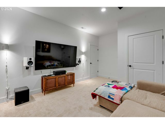 12205 Sw SILVERTIP St, Beaverton, OR 97007