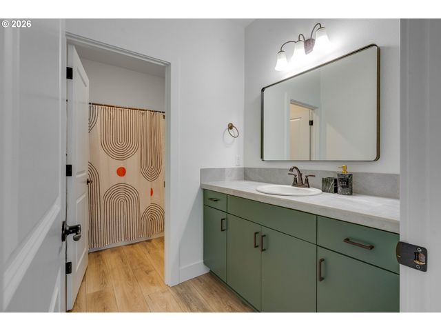 12205 Sw SILVERTIP St, Beaverton, OR 97007