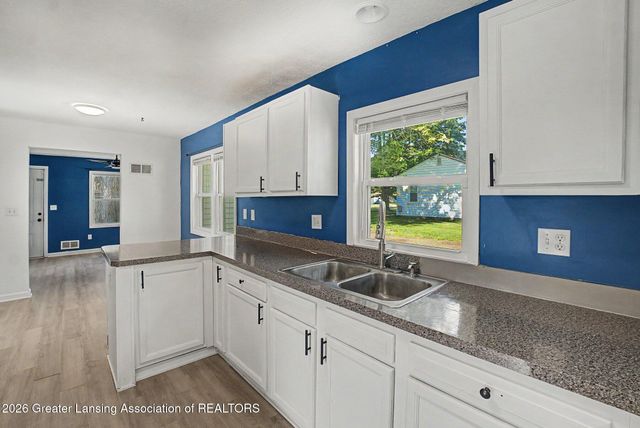 1064 Hannah Avenue, Lansing, MI 48906