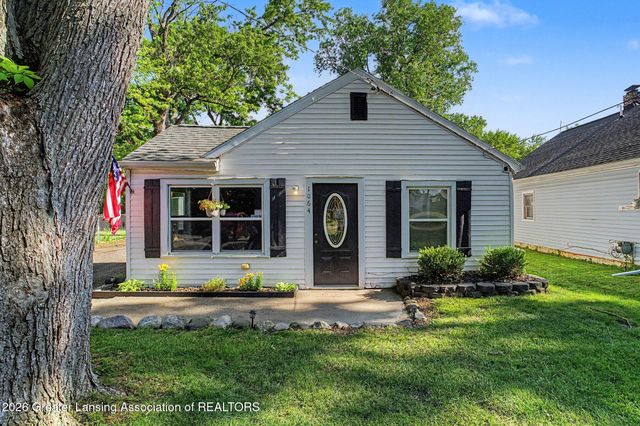 1064 Hannah Avenue, Lansing, MI 48906