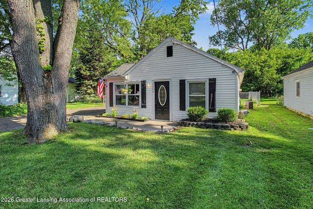 1064 Hannah Avenue, Lansing, MI 48906