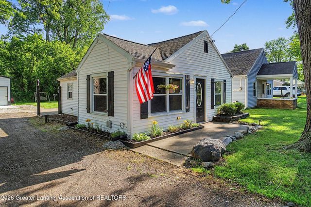1064 Hannah Avenue, Lansing, MI 48906