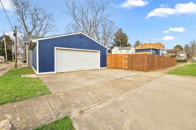 393 Eddy Street, Newark, OH 43055