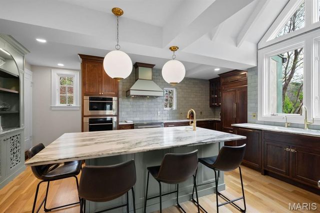 7146 Wydown Boulevard, Clayton, MO 63105