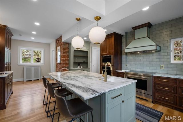 7146 Wydown Boulevard, Clayton, MO 63105