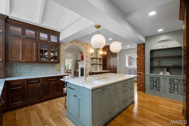 7146 Wydown Boulevard, Clayton, MO 63105