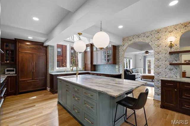 7146 Wydown Boulevard, Clayton, MO 63105