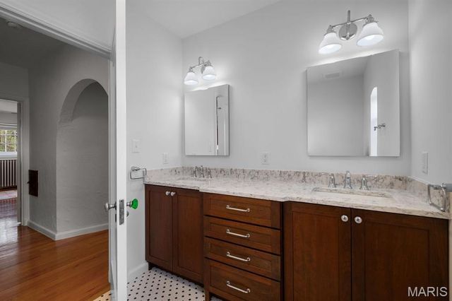 7146 Wydown Boulevard, Clayton, MO 63105