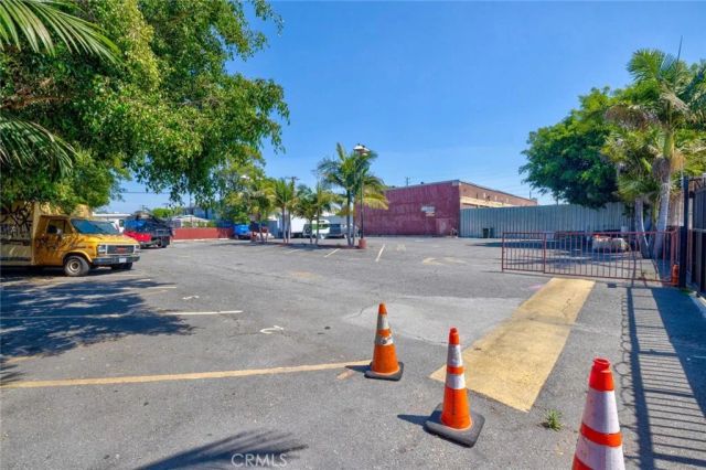 1437 E 61st, Los Angeles, CA 90001