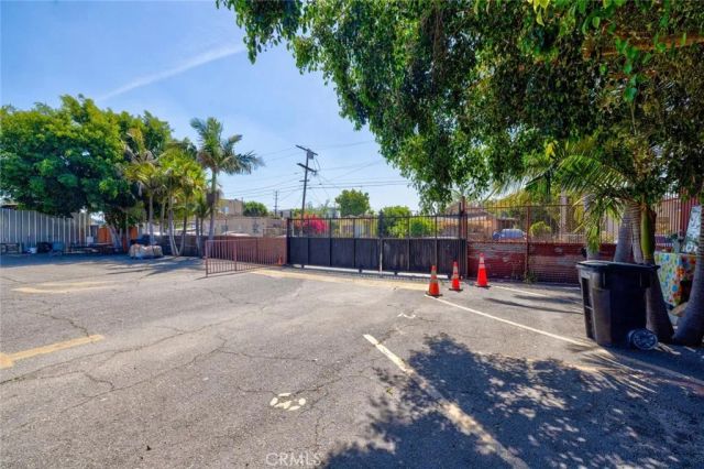 1437 E 61st, Los Angeles, CA 90001