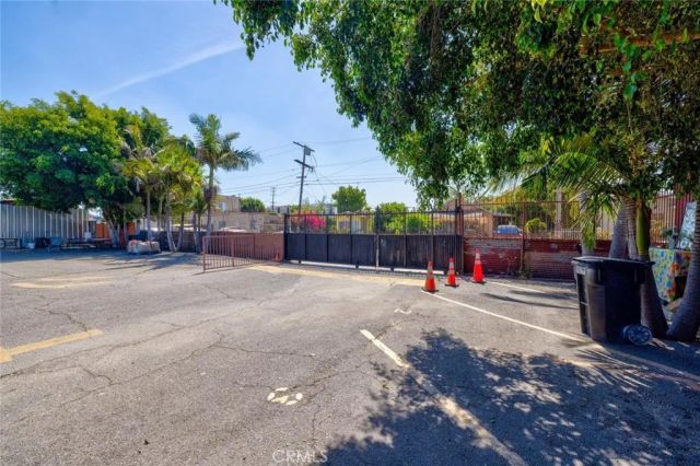 1437 E 61st, Los Angeles, CA 90001