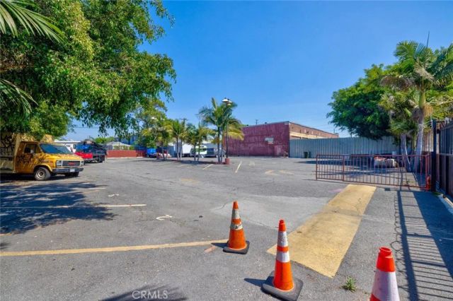 1437 E 61st, Los Angeles, CA 90001