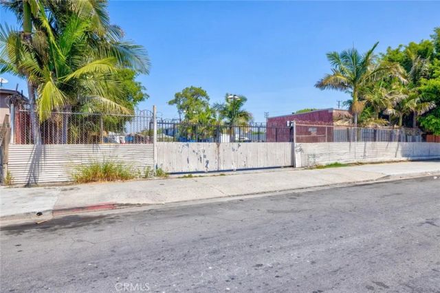 1437 E 61st, Los Angeles, CA 90001