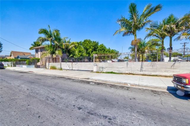 1437 E 61st, Los Angeles, CA 90001