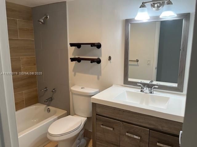 1470 NE 125th Ter 204, North Miami, FL 33161