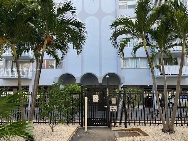 1470 NE 125th Ter 204, North Miami, FL 33161