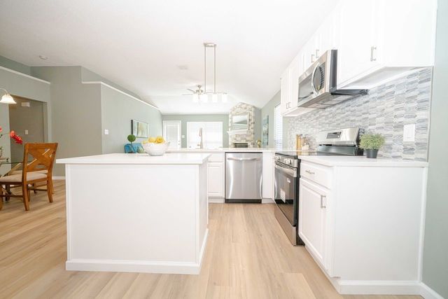 1217 Meadow Glen, Crowley, TX 76036