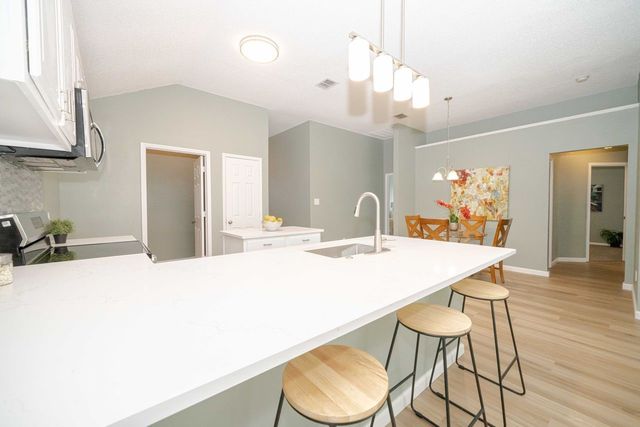 1217 Meadow Glen, Crowley, TX 76036