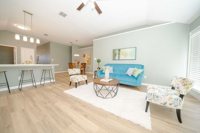 1217 Meadow Glen, Crowley, TX 76036