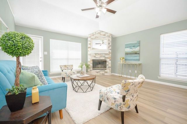 1217 Meadow Glen, Crowley, TX 76036