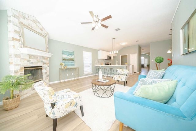 1217 Meadow Glen, Crowley, TX 76036