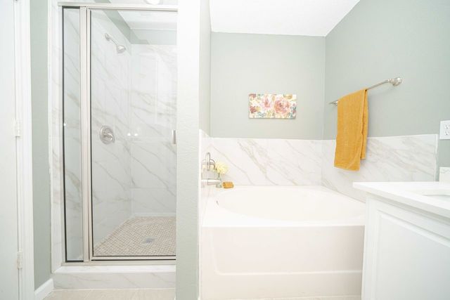 1217 Meadow Glen, Crowley, TX 76036