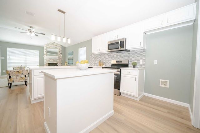 1217 Meadow Glen, Crowley, TX 76036