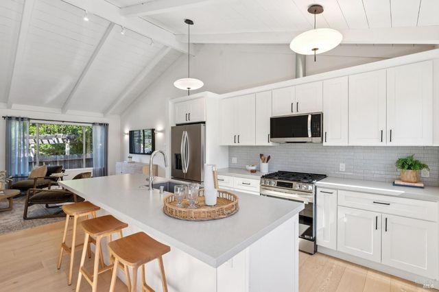 38 Villa Ave, San Rafael, CA 94901