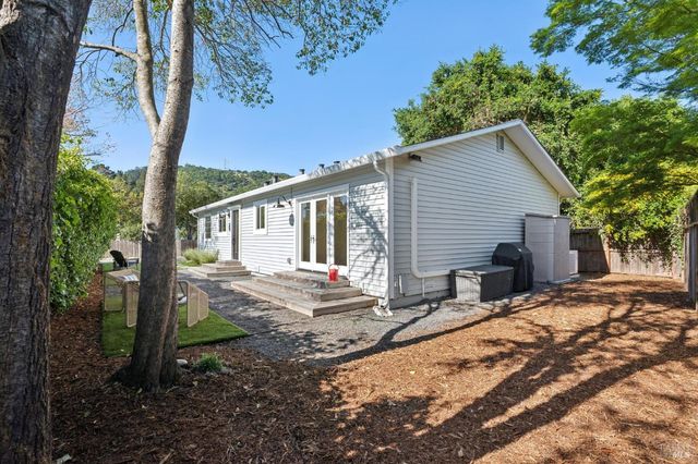 38 Villa Ave, San Rafael, CA 94901