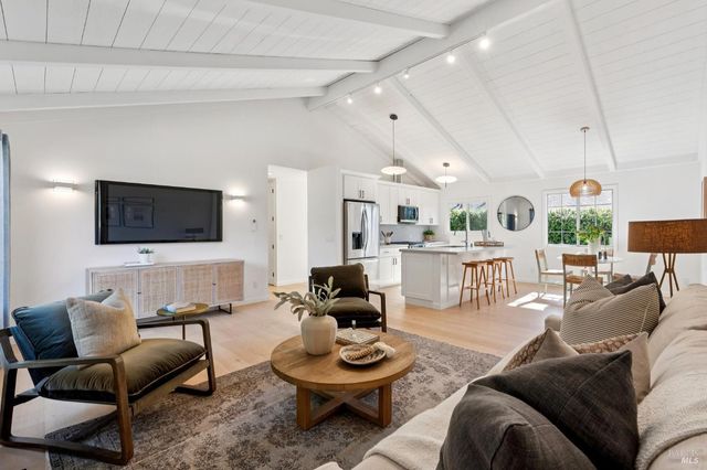 38 Villa Ave, San Rafael, CA 94901