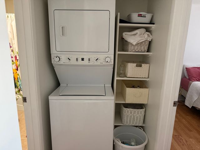 703 W Central Road 1C8, Mount Prospect, IL 60056